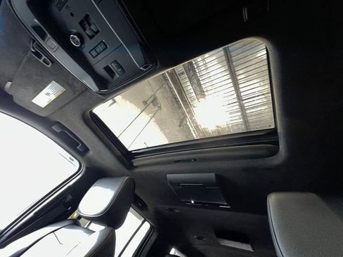 Used 2016 Cadillac Escalade ESV Platinum AWD/4WD image 22