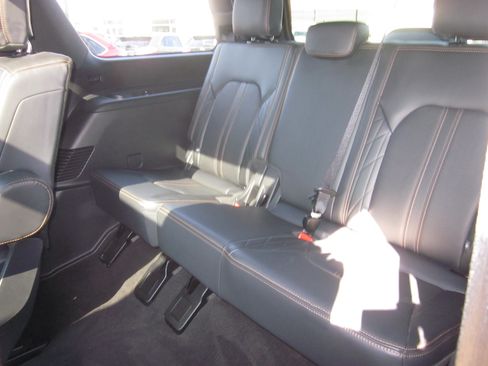 Used 2024 Ford Expedition Platinum AWD/4WD image 14