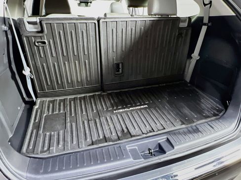 Used 2024 Toyota Highlander Platinum AWD/4WD image 25