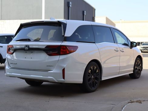 Used 2025 Honda Odyssey Sport-L image 3