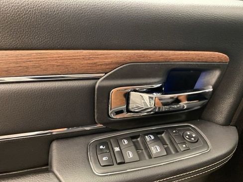 Used 2018 RAM 1500 Laramie image 19