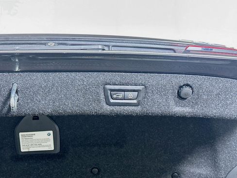 Used 2021 BMW 540i w/ M Sport Package image 32