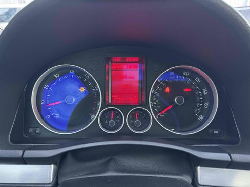 Used 2009 Volkswagen GTI 2-Door image 18