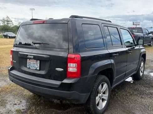 Used 2017 Jeep Patriot Latitude AWD/4WD image 5