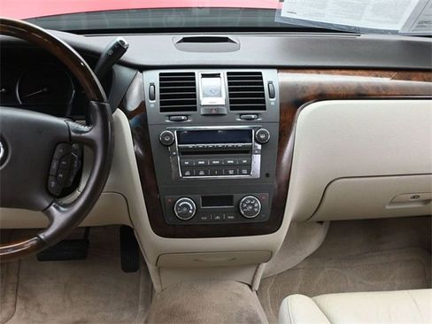 Used 2009 Cadillac DTS image 25