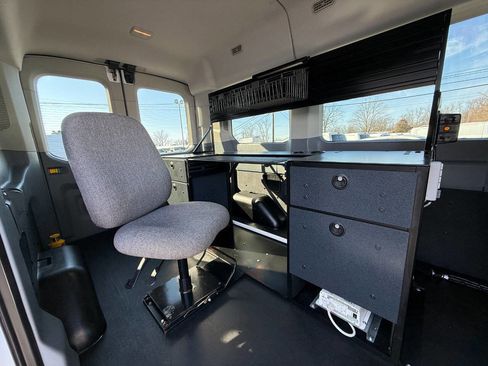 Used 2019 Ford Transit 150 XLT image 10
