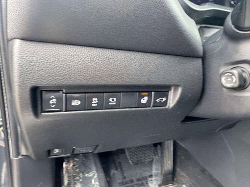 Used 2021 Toyota Venza Limited w/ Advanced Technology Package image 26