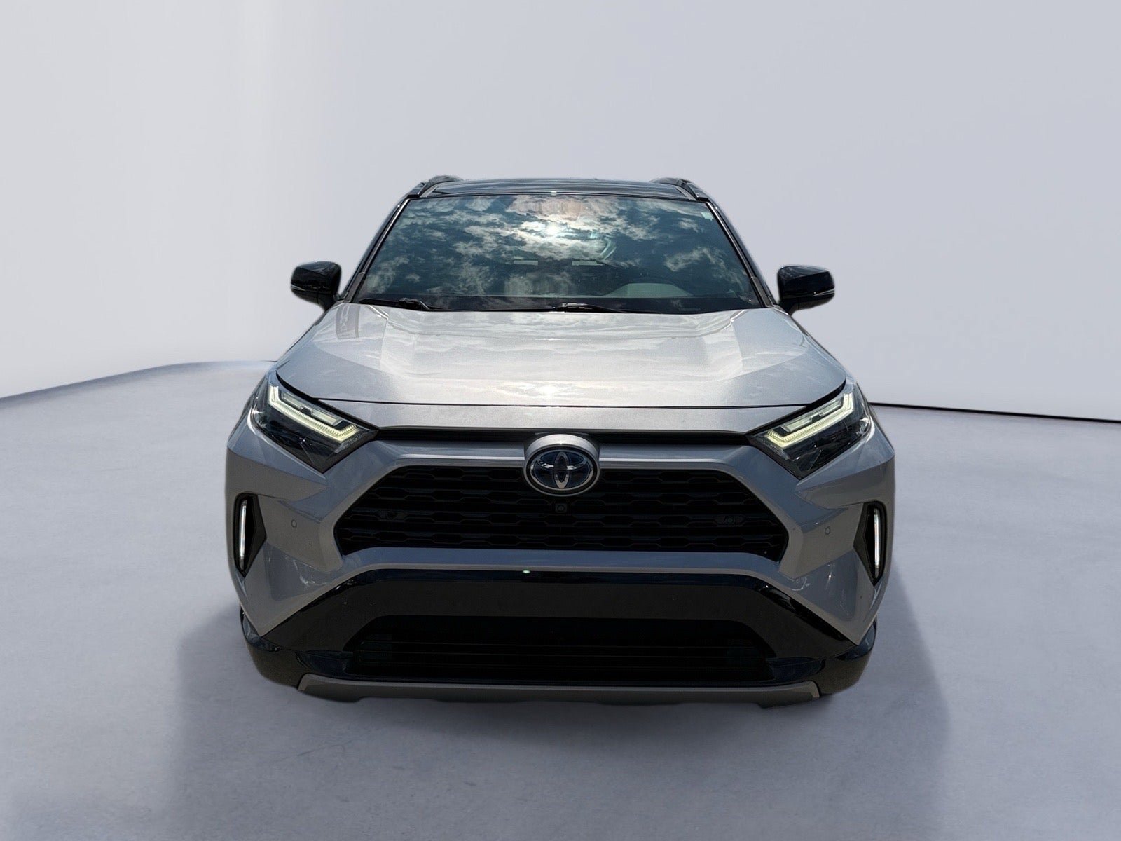 Used 2023 Toyota RAV4 XSE AWD/4WD image 8