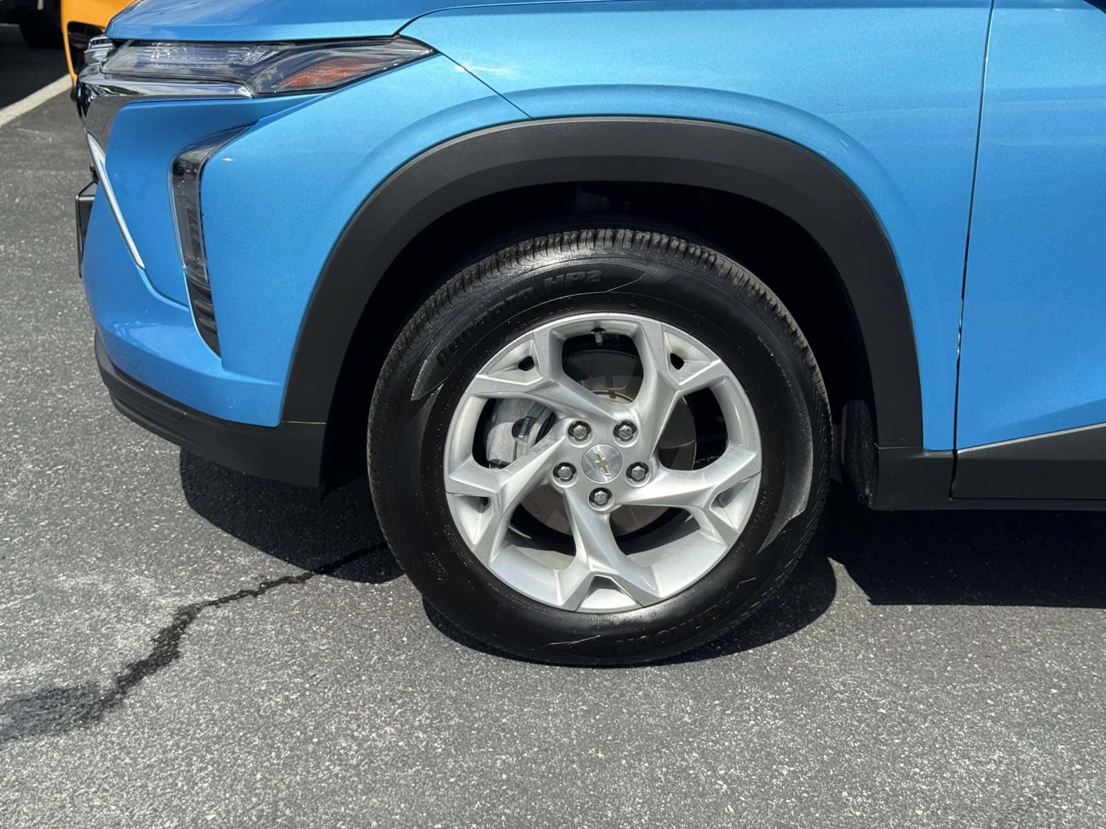 Used 2025 Chevrolet Trax LS w/ LS Convenience Package FWD image 29
