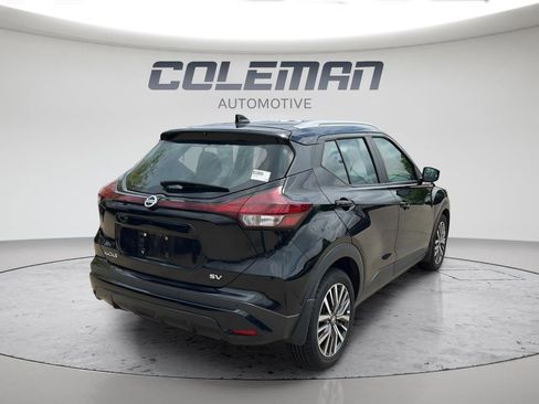 Used 2021 Nissan Kicks SV FWD image 3