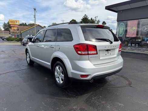 Used 2012 Dodge Journey SXT w/ Popular Equipment Group FWD image 4