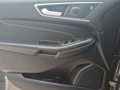 Used 2024 Ford Edge Titanium image 19