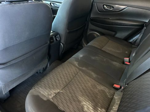 Used 2018 Nissan Rogue SV w/ Premium Package FWD image 11