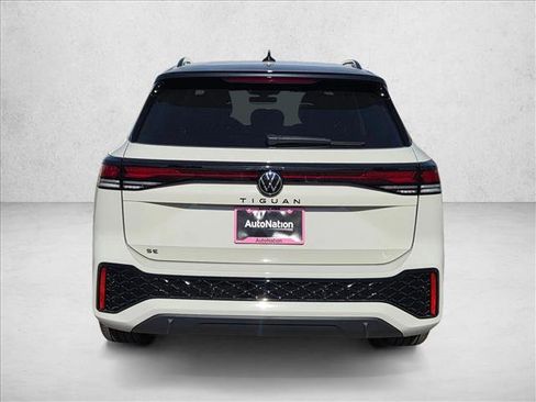New 2026 Volkswagen Tiguan SE R-Line FWD image 8