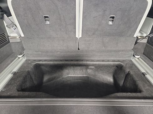 Used 2023 Rivian R1S Launch Edition image 26