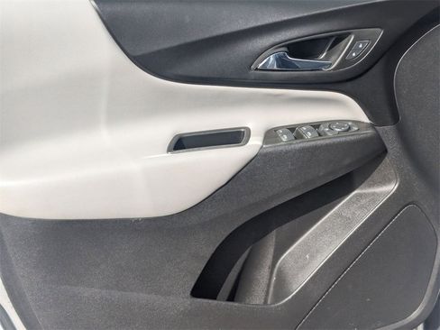 Used 2022 Chevrolet Equinox LT image 10