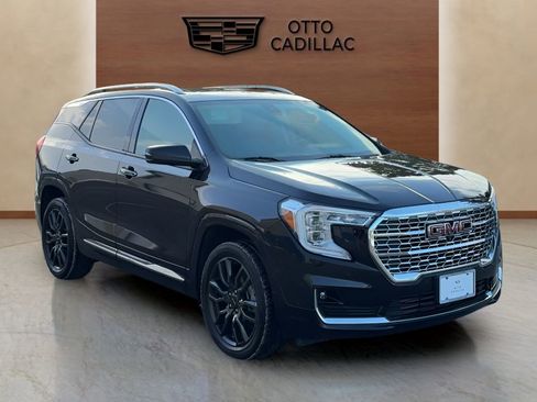 Used 2023 GMC Terrain Denali w/ Black Diamond Edition image 7