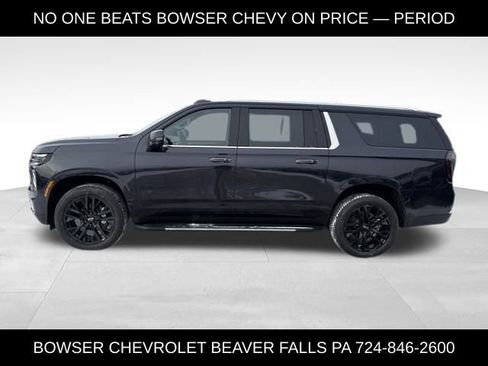 New 2026 Chevrolet Suburban Premier AWD/4WD image 2