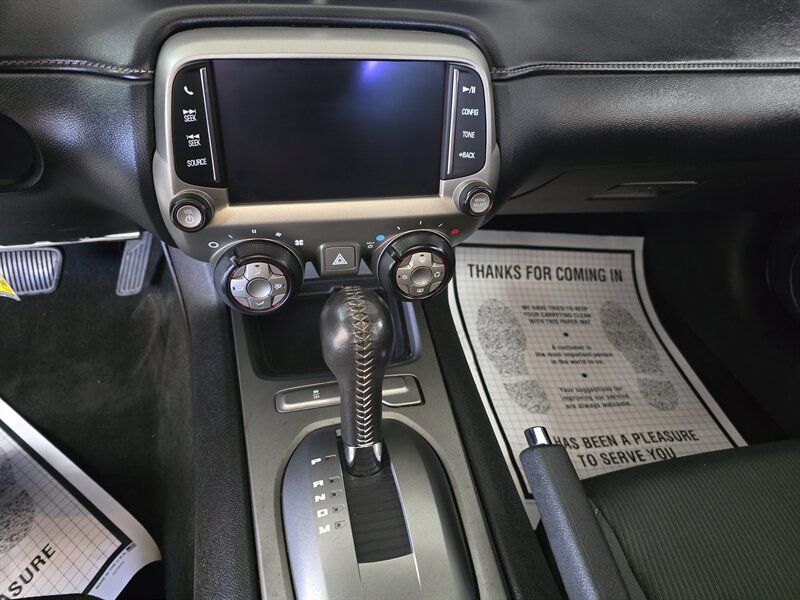 Used 2015 Chevrolet Camaro LT RWD image 18