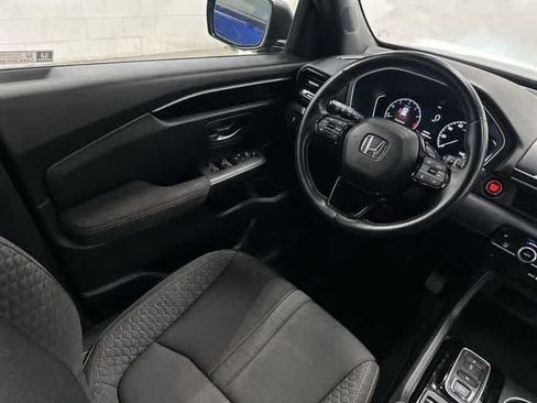 Used 2025 Honda Pilot Sport image 12