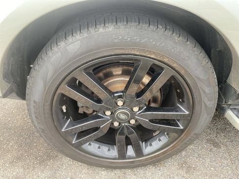 Used 2016 Land Rover LR4 HSE Silver Edition image 12