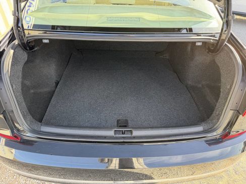 Used 2017 Volkswagen Passat 1.8T SE image 6