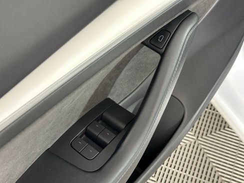 Used 2021 Tesla Model 3 Performance image 38