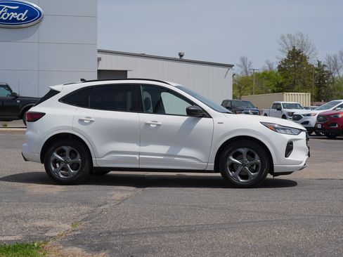Used 2024 Ford Escape ST-Line w/ Tech Pack #1 FWD image 2