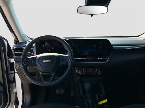 Used 2024 Chevrolet TrailBlazer LT w/ Driver Confidence Package image 20