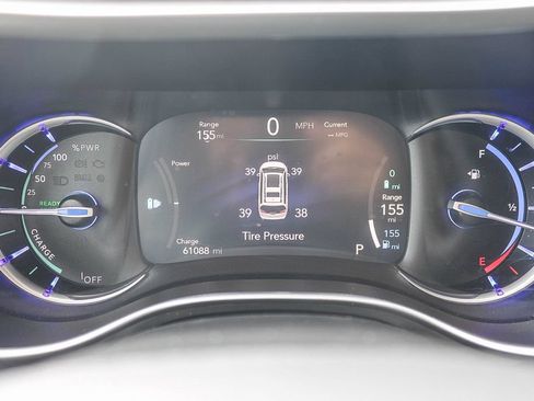 Used 2023 Chrysler Pacifica Touring-L FWD image 27