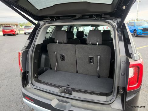 Used 2023 GMC Acadia SLE w/ Driver Convenience Package FWD image 14