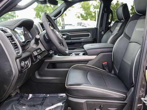 Used 2025 RAM 2500 Laramie w/ Night Edition image 17