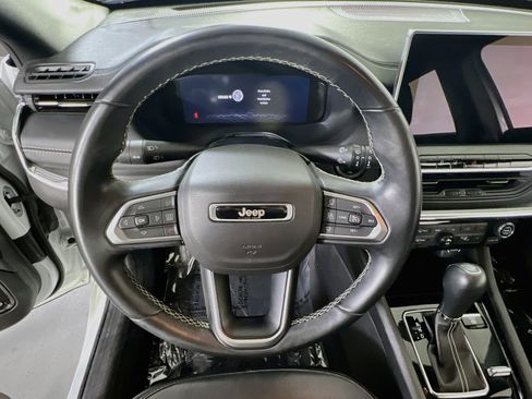 Used 2022 Jeep Compass High Altitude AWD/4WD image 11