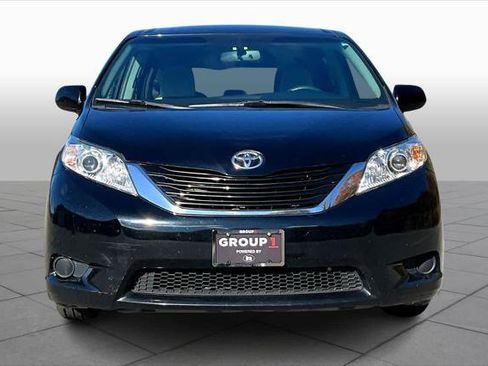 Certified 2017 Toyota Sienna LE image 3