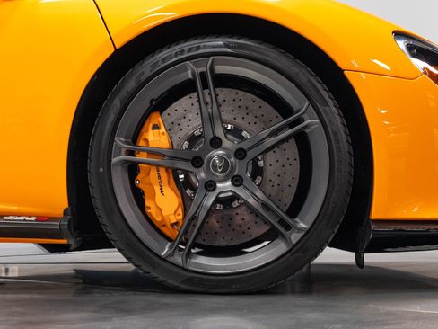 Used 2015 McLaren 650S Spider RWD image 30