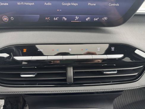 Used 2025 Buick Enclave Preferred w/ Power Package AWD/4WD image 28