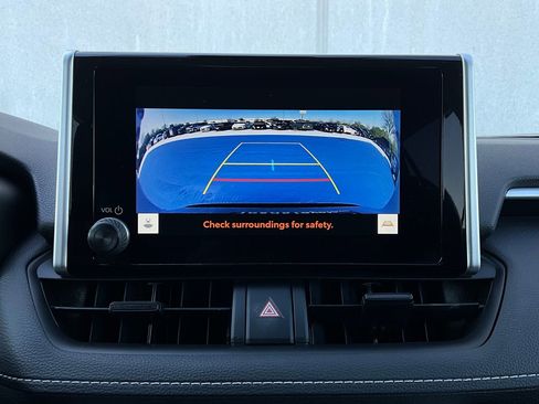 Used 2025 Toyota RAV4 XLE image 32