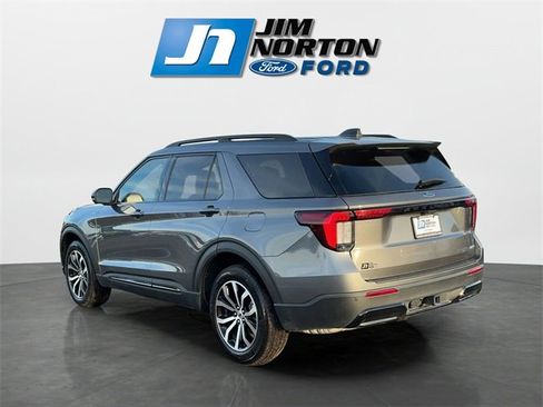 Used 2025 Ford Explorer ST-Line image 5