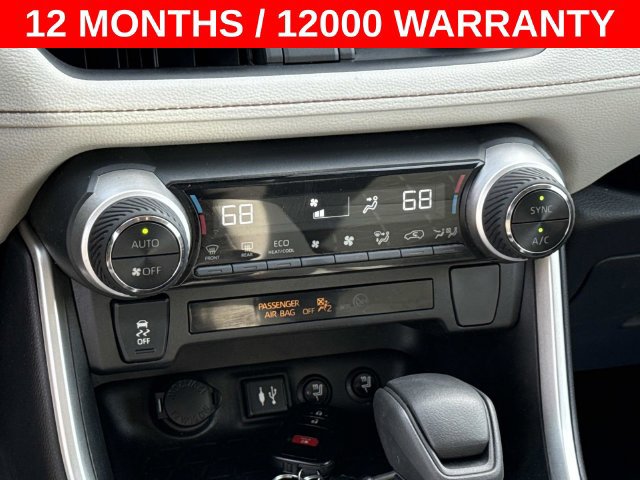 Used 2019 Toyota RAV4 XLE w/ Carpet Mat Package AWD/4WD image 19