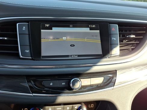 Used 2018 Buick Enclave Premium w/ Experience Buick Package FWD image 11