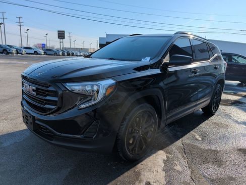 Used 2019 GMC Terrain SLE w/ Driver Convenience Package image 3