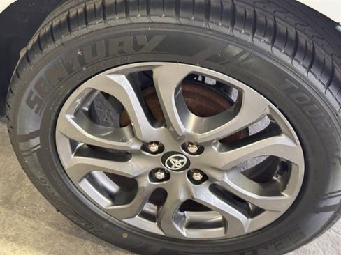 Used 2019 Toyota Yaris LE image 11