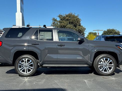 New 2025 Toyota 4Runner Limited image 9