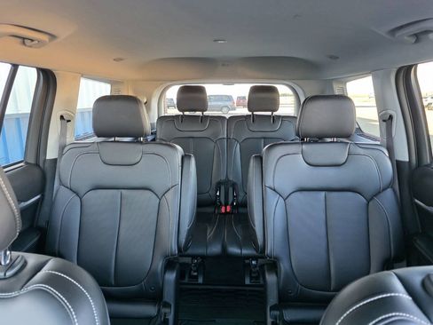 Used 2023 Jeep Grand Cherokee L Limited w/ Luxury Tech Group II AWD/4WD image 20