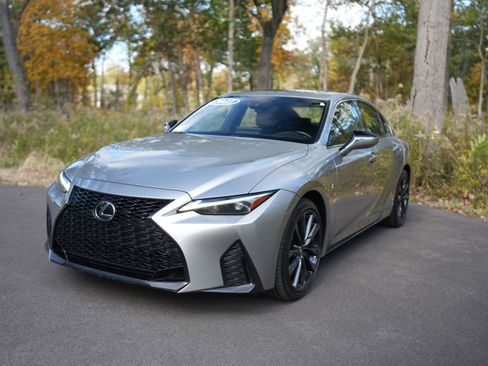 Used 2023 Lexus IS 350 F Sport image 4