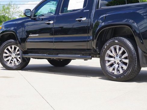 Used 2021 Toyota Tacoma Limited AWD/4WD image 14