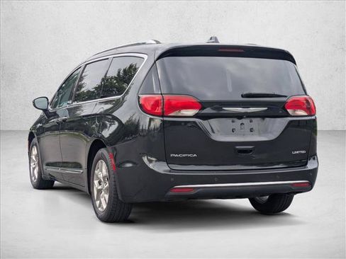 Used 2020 Chrysler Pacifica Limited FWD image 8