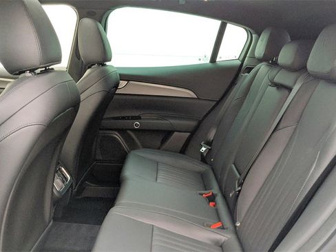 Used 2024 Maserati Grecale GT image 12