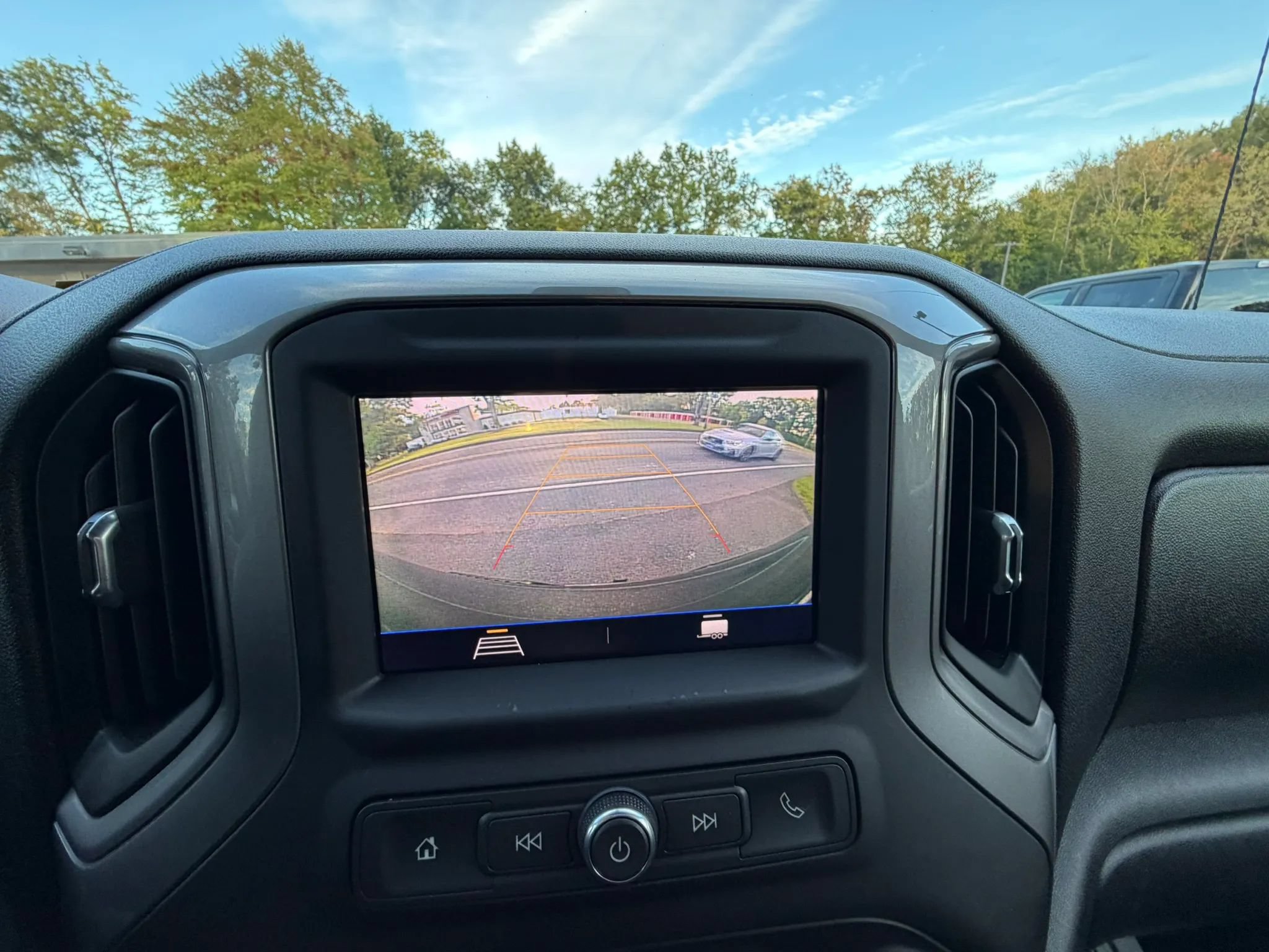 Used 2020 Chevrolet Silverado 1500 Custom w/ Custom Value Package AWD/4WD image 27