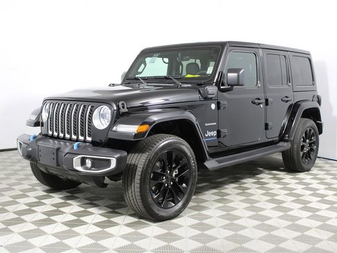 Used 2023 Jeep Wrangler Sahara image 3